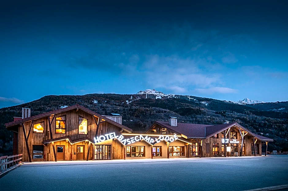 Hotel Base Camp Lodge