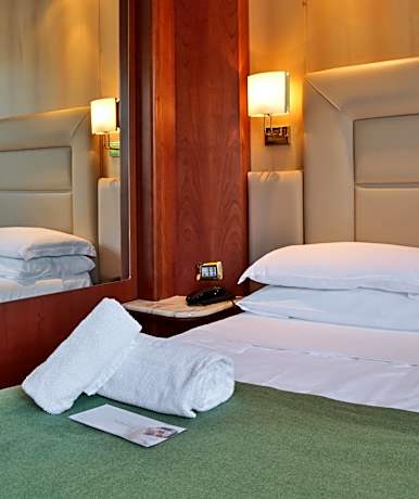Economy Queen Room