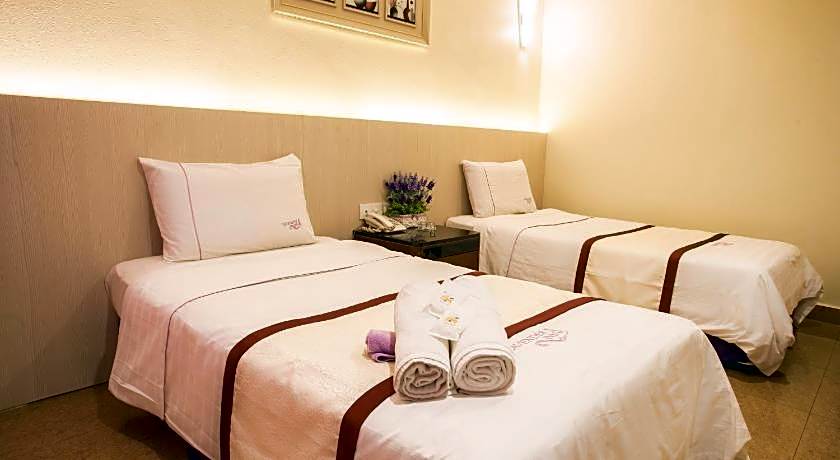 Lavender Inn Nusa Bestari