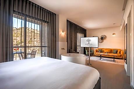 Deluxe Double Room with Balcony