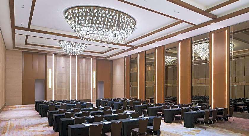 Sheraton Yunfu Xinxing Hotel