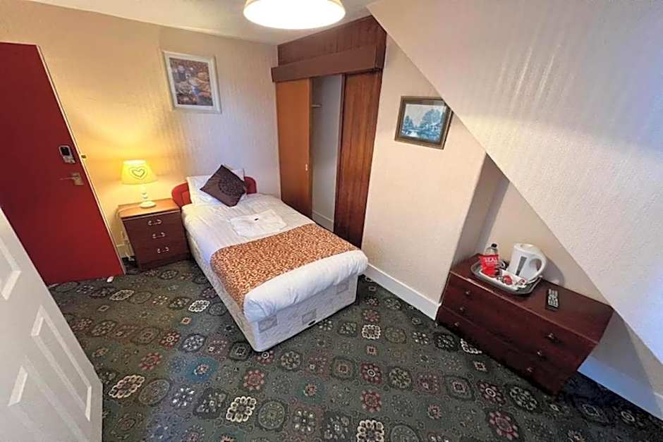 OYO Belvedere Guest House