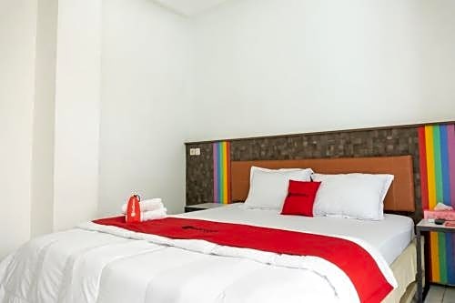 RedDoorz Plus @ Ende City Center