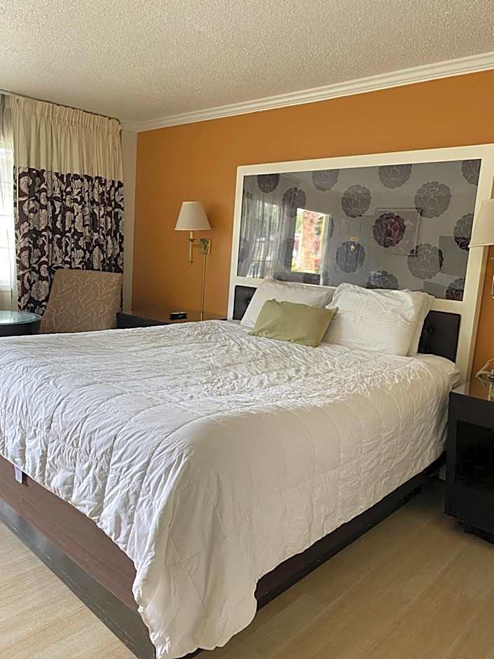 Budget INN At The Heavenly Gondola