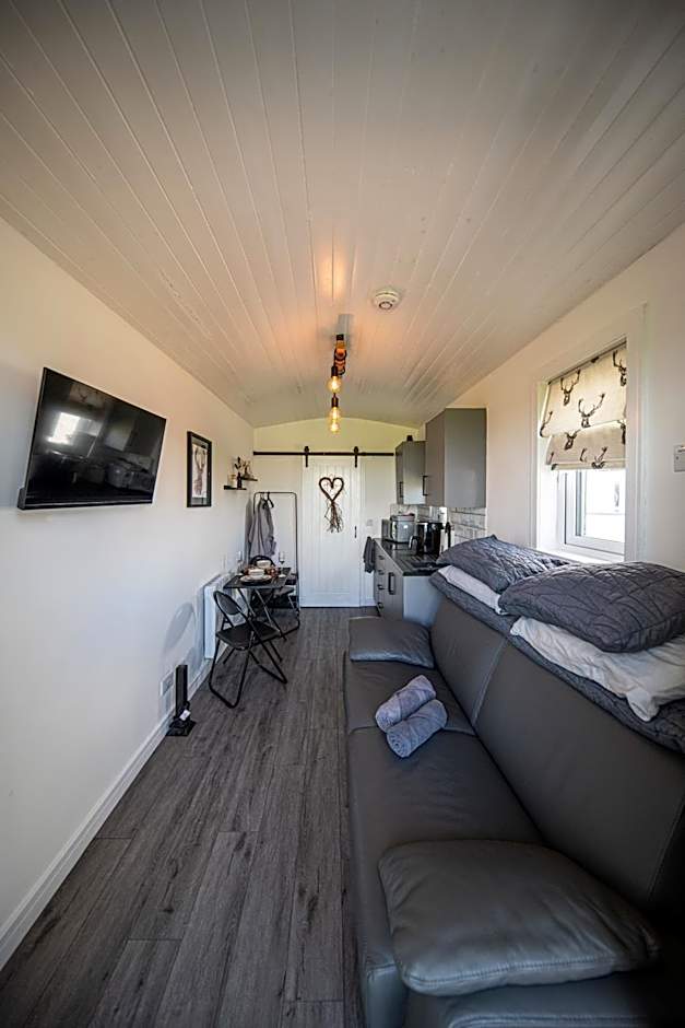 Hot Tub Haven Farr North 2 On The NC500 With Stunning Sea Views!
