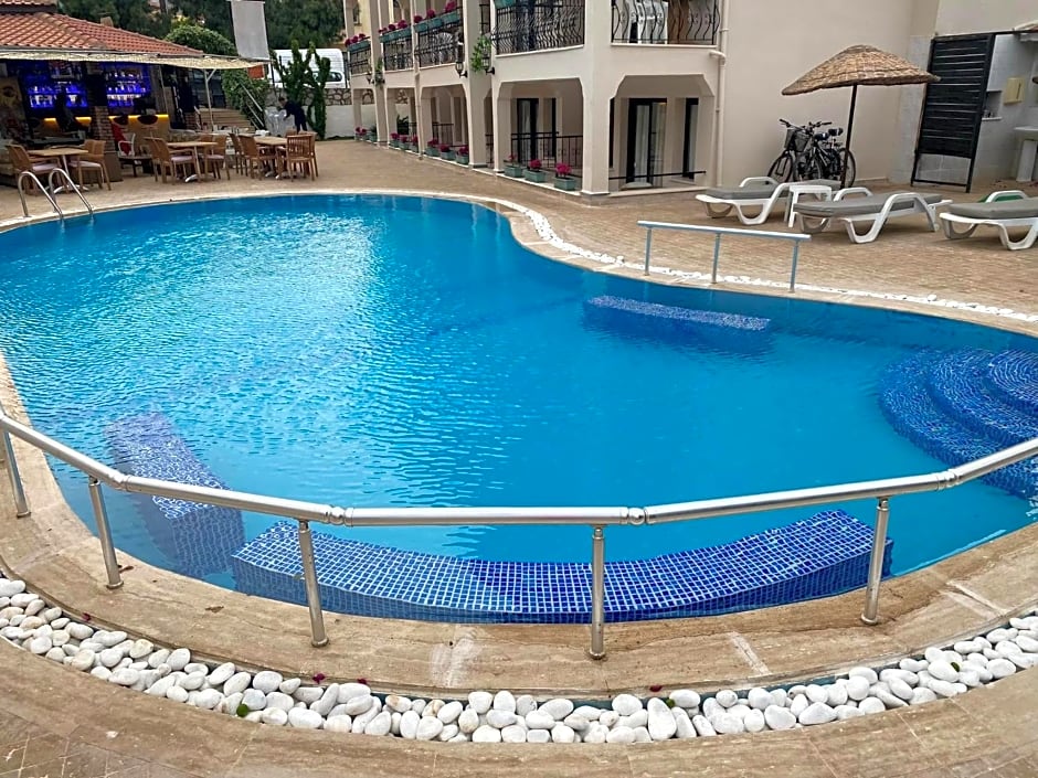 Leons Sun Village Apartments