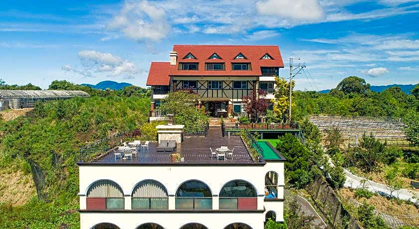 Egmont Mountain House