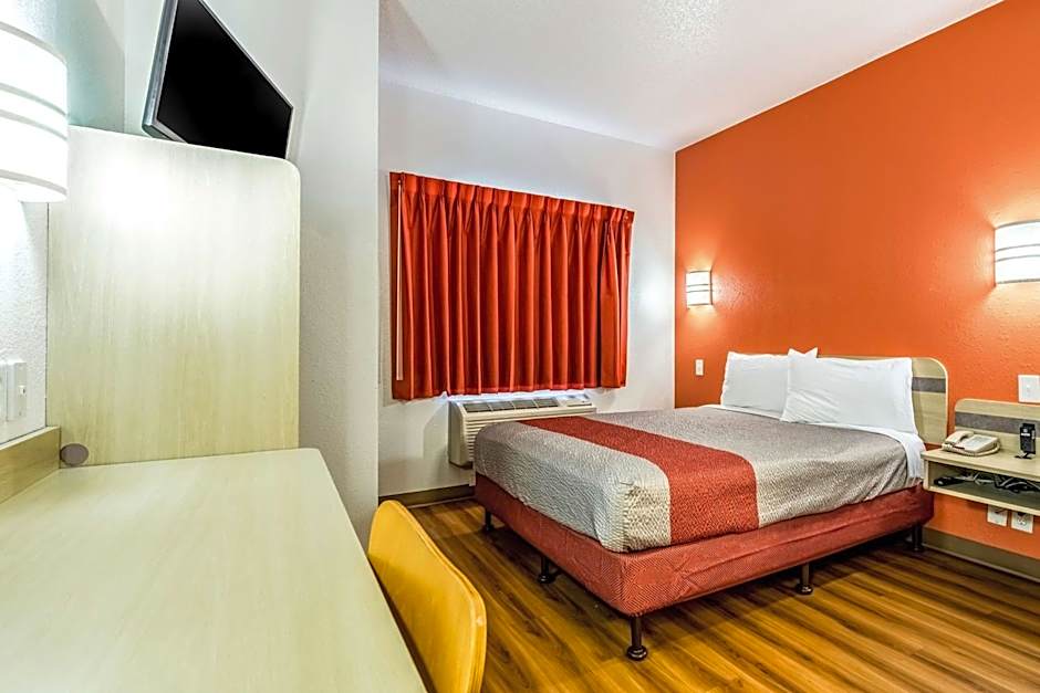 Motel 6-Fort Mill, SC - Charlotte