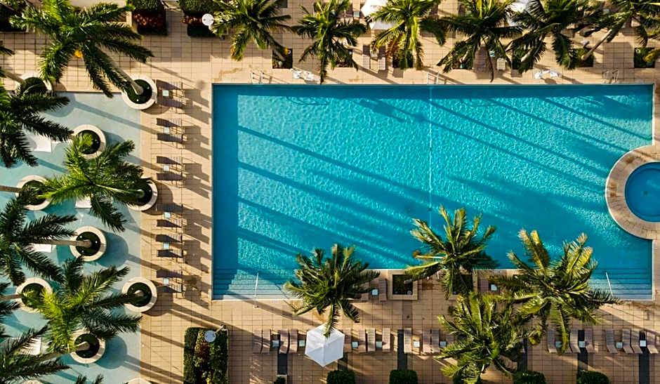 Photo 1 of 50 of Four Seasons Hotel Miami