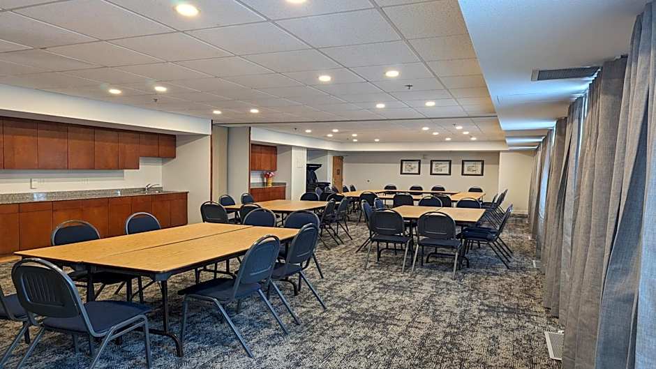 Staybridge Suites - Calgary Airport By IHG