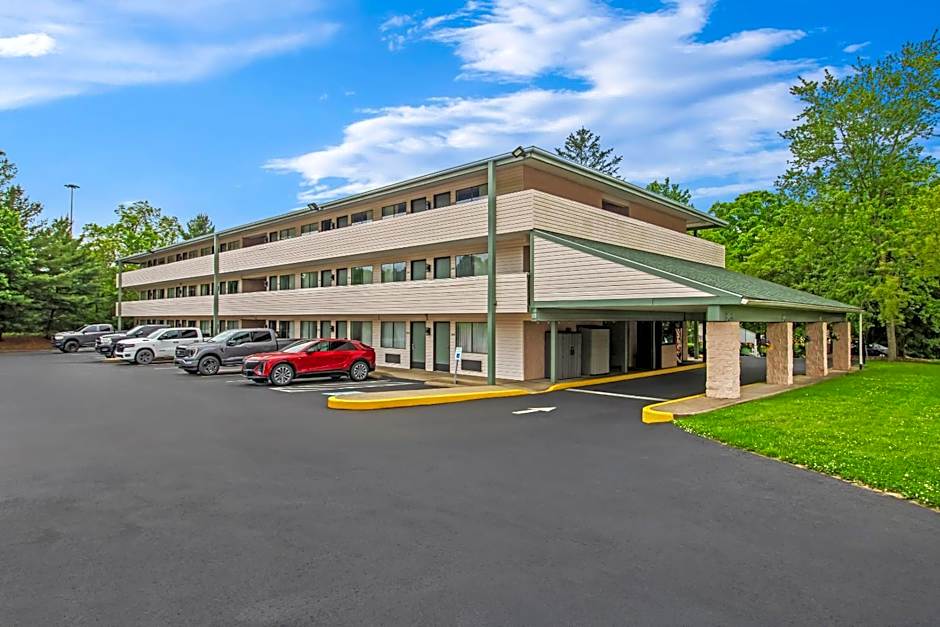 Quality Inn & Suites Gibsonia - Pittsburgh North
