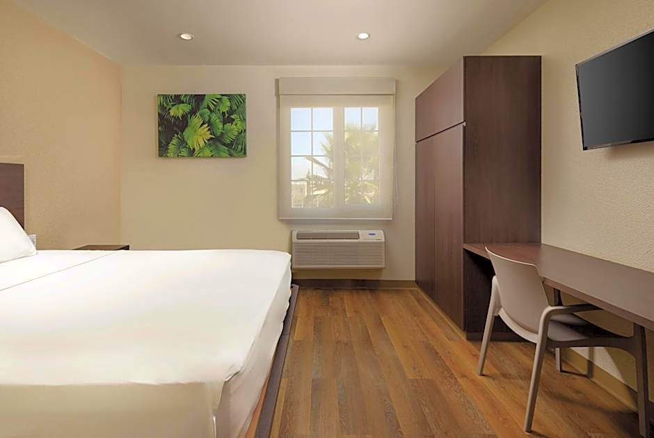 Extended Suites Tijuana Macroplaza