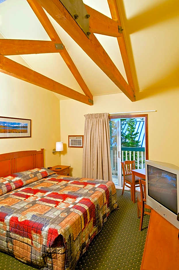 Denali Bluffs Hotel