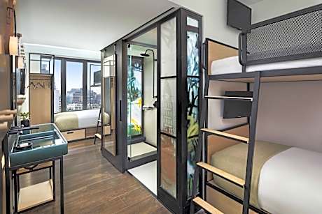 Guest room, 4 Twin/Single Bed(s) bunk