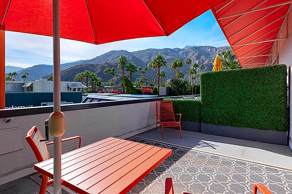 The Twist Palm Springs