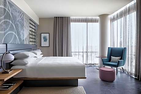 Junior King Suite