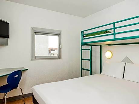 Triple Room 1 double bed with 1 bunk bed
