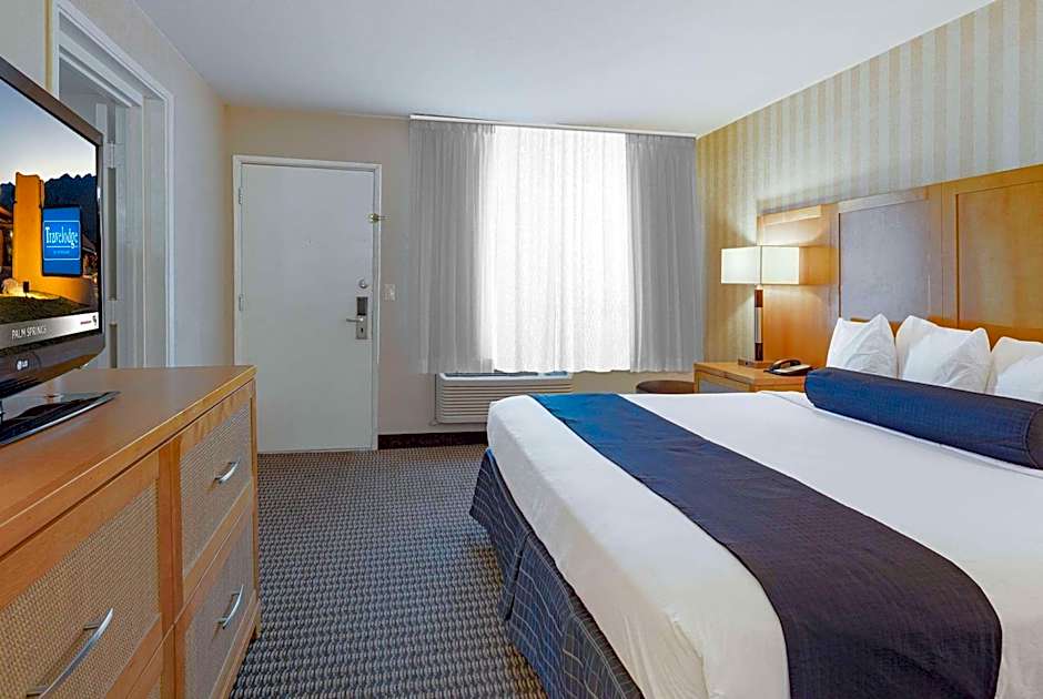 Travelodge by Wyndham Palm Springs