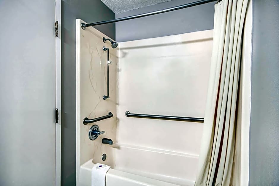 Studio 6-Ocean Springs, MS