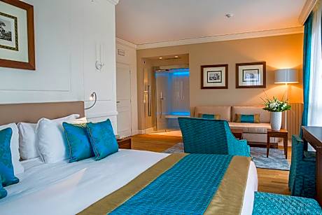 Junior Suite with Balcony