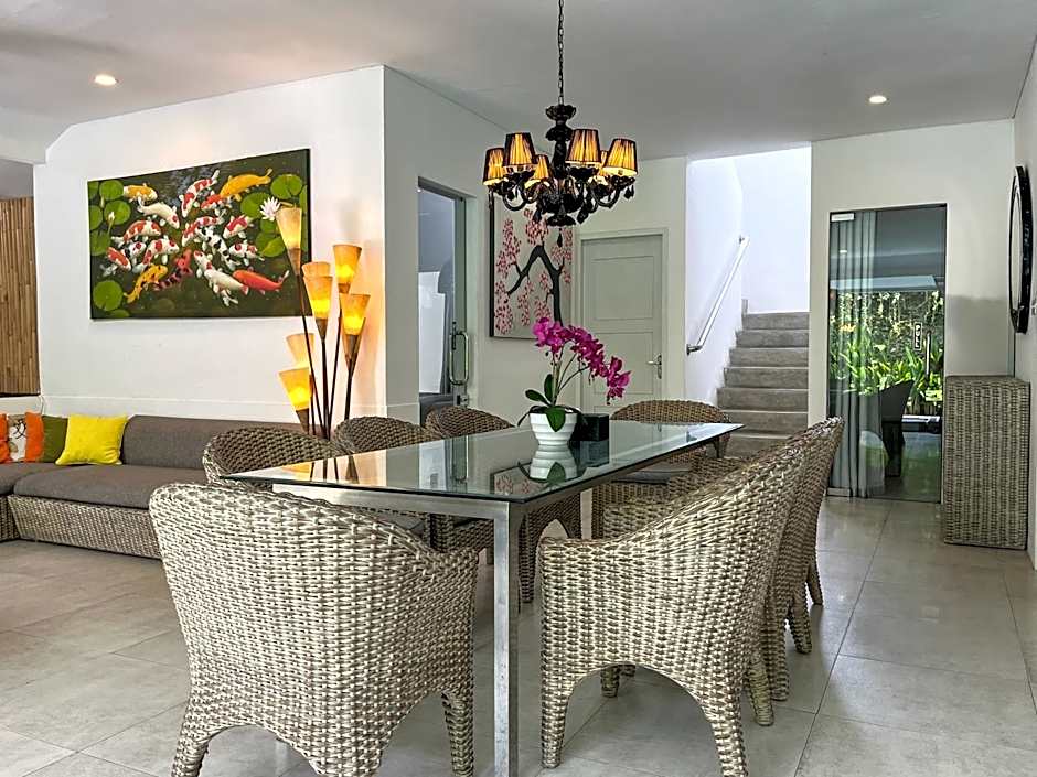 Ozamiz Villa Seminyak by Villas R Us