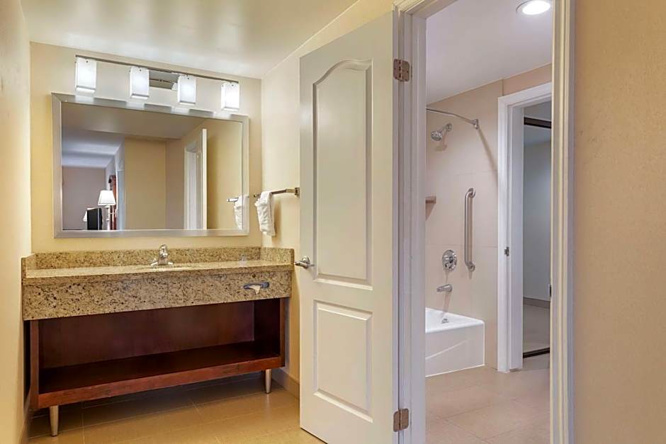 Best Western Plus West Covina Inn