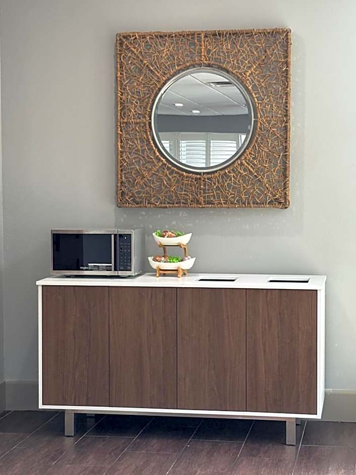Holiday Inn Express & Suites Cocoa by IHG