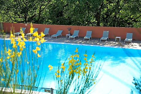 La Colline des Ocres Village de vacances 3 étoiles