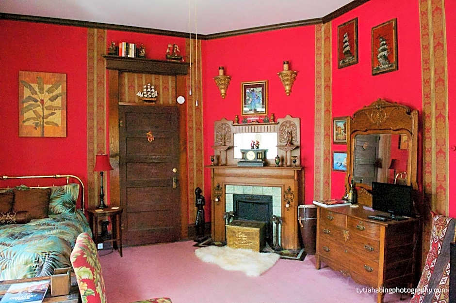 Riverview Mansion Hotel