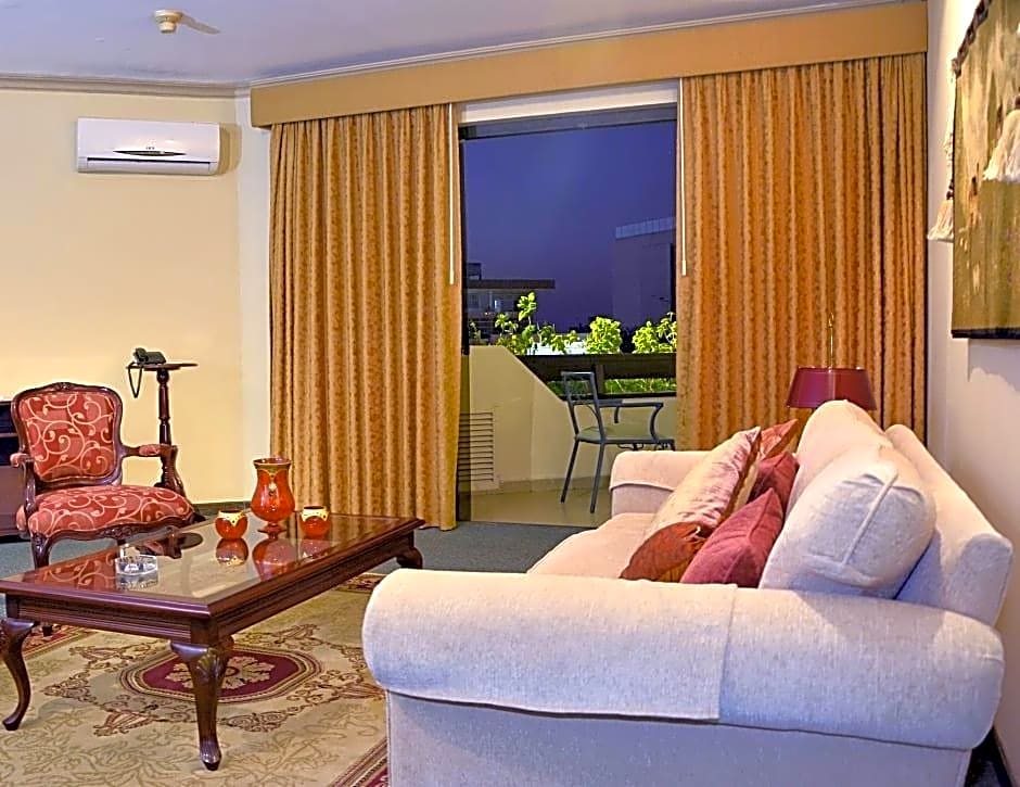 Yotau All Suites Hotel