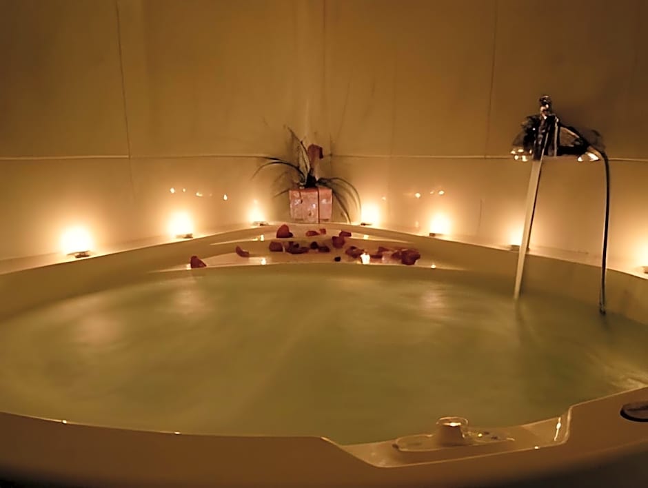 Athens Atrium Hotel & Jacuzzi Suites