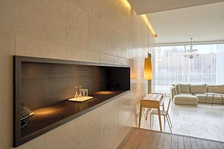 Suite Deluxe with freestanding Bathtub and Riverview