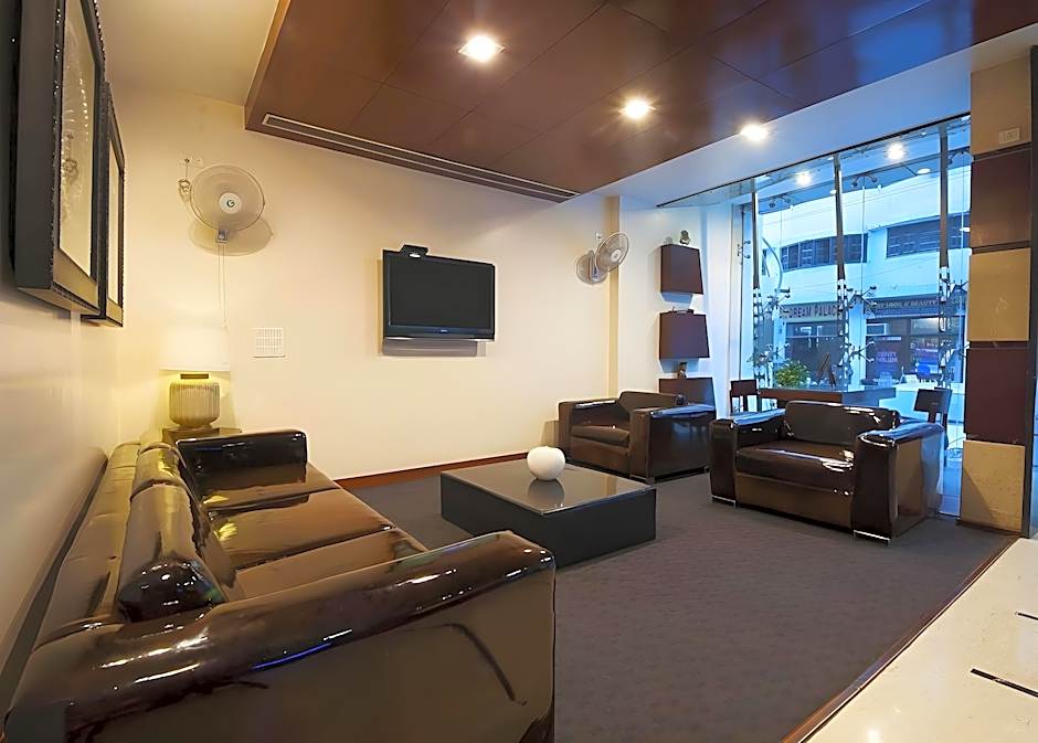 Aura Hotel