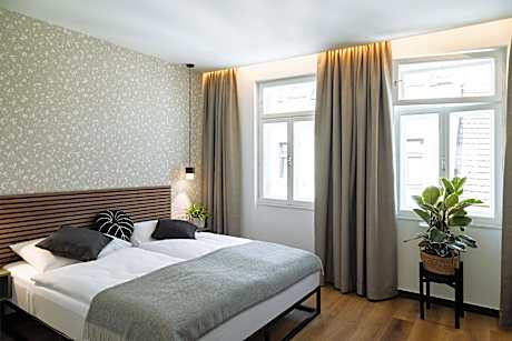 Superior Cave Room 101 - Comfy