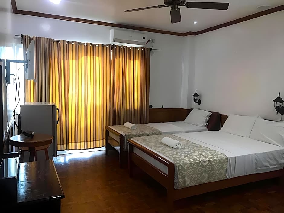 Tahanan Lakeview Hotel