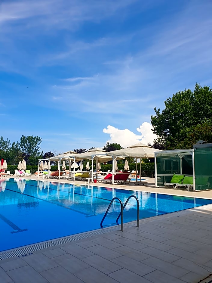 Sporköy Hotel & Beach Club