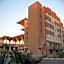 Mom Hotel