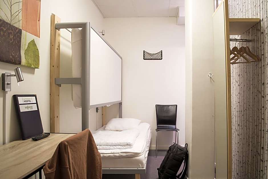 Slottsskogens Hostel