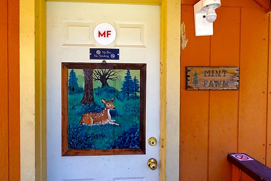 Sleepy Hollow Cabins and Hotel