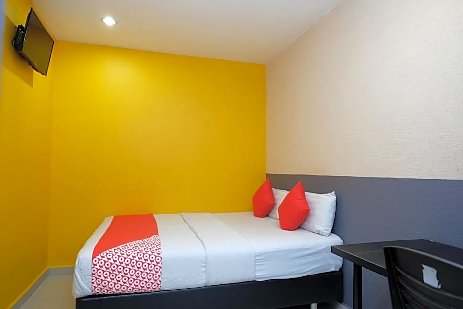 Hotel De' Tees, Masai Utama