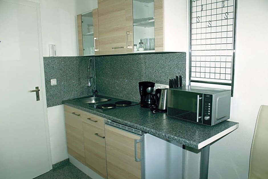 Lipp Apartments