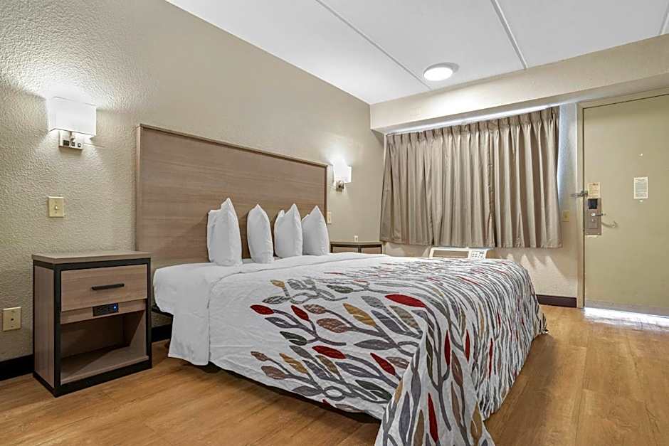 Red Roof Inn - West Monroe