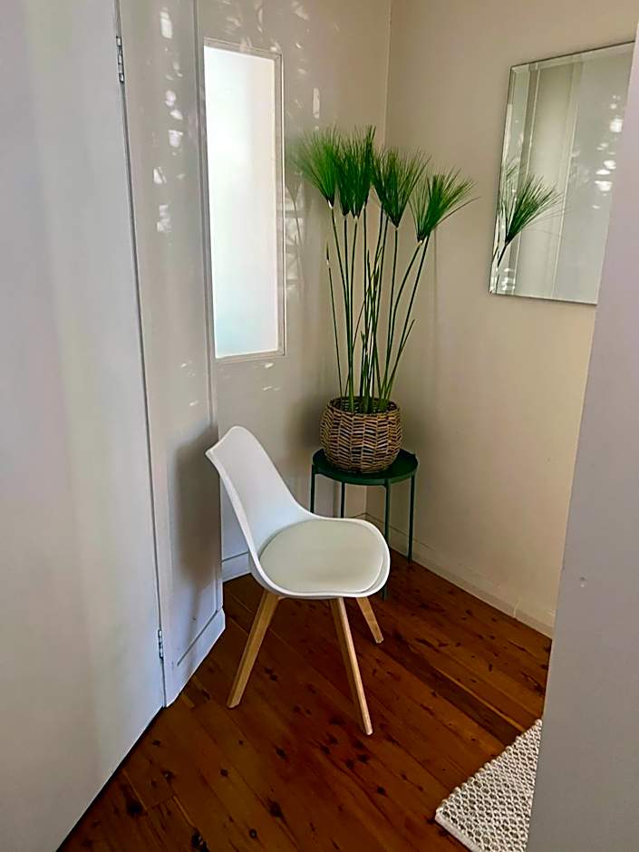 Hotel Style Monterey Guest Studio near Hospitals, Beach and Airport