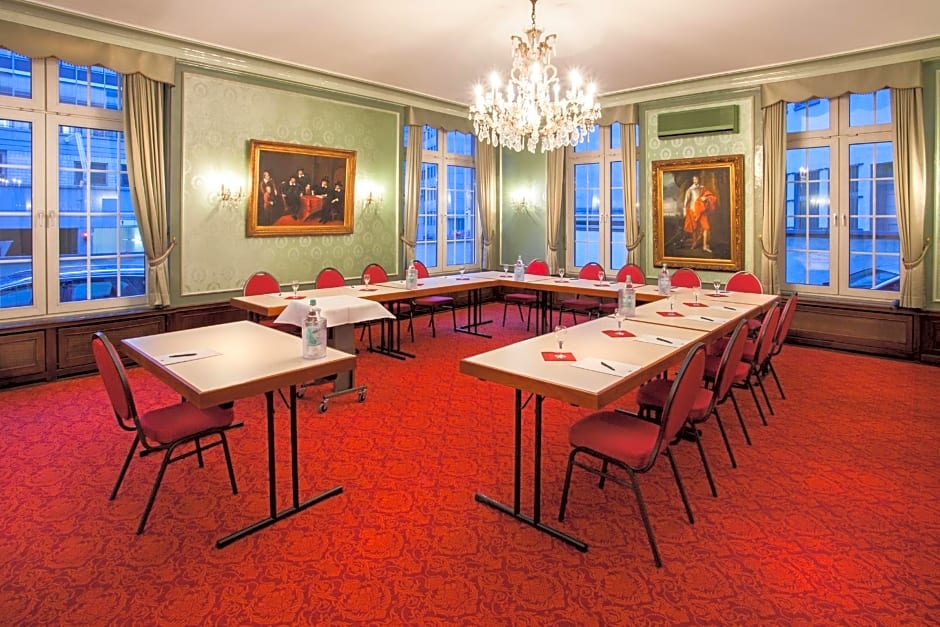 Centro National Frankfurt, Trademark Collection by Wyndham