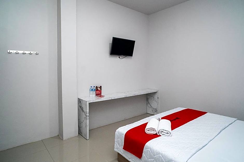 RedDoorz Syariah near Jalan Ahmad Yani Banjarmasin 3