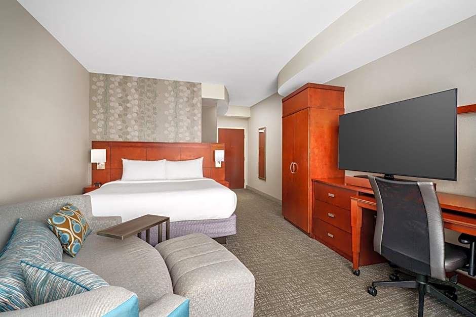 Courtyard by Marriott Stuart