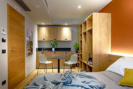 Deluxe Double Room with Shower