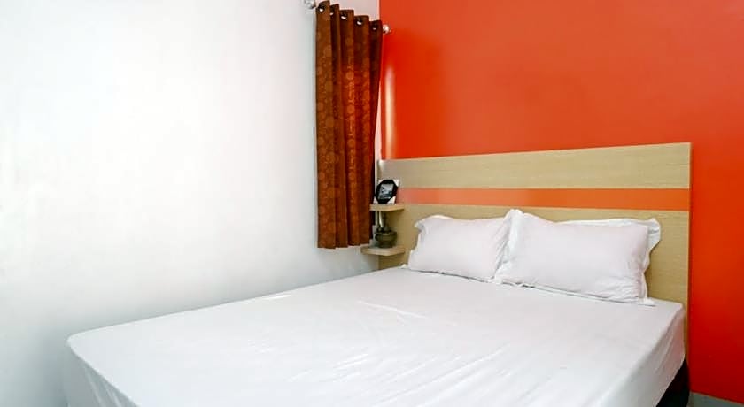 RedDoorz Syariah near Alun Alun Kota Rembang