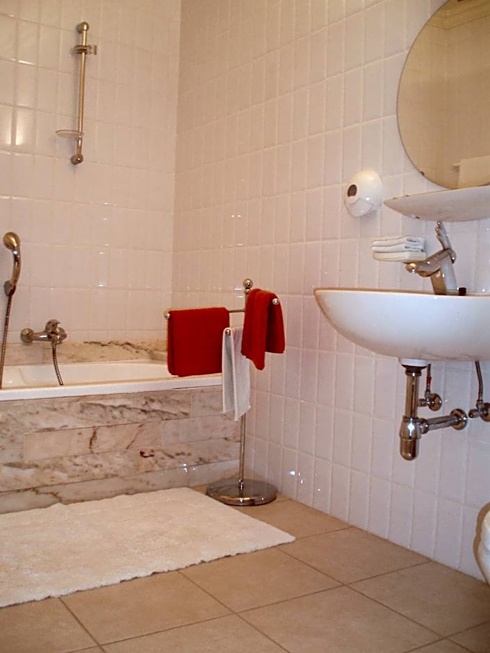Hotel Ambassade