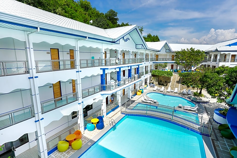 Santiago Cove Hotel and Restaurant